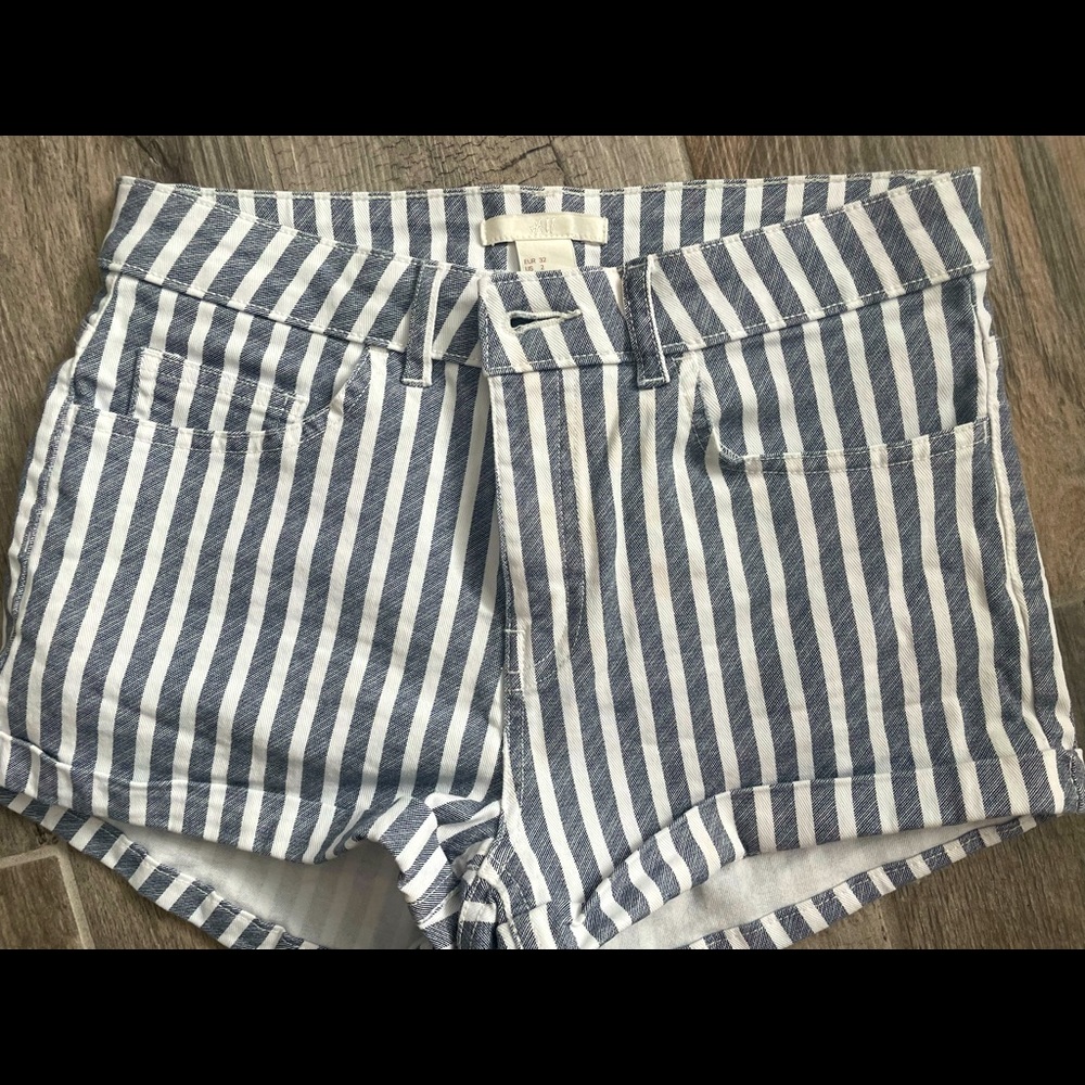 H&M Shorts, Size 2, White/Light Blue Stripe